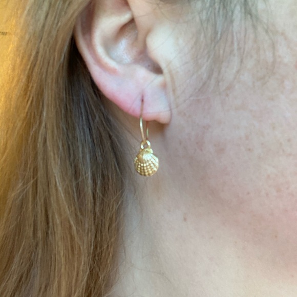 NEW!💙💎ADORABLE! SEASHELLS! DROP EARRINGS!💎💙GOLD💛TONE FREE GIFT & GIFT WRAP! - Picture 2 of 6